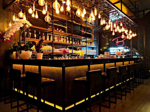 pompano-bar bar pub interior atmosphere